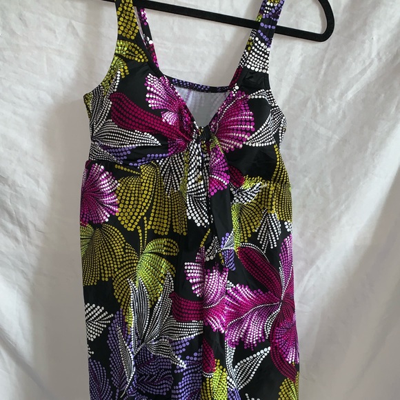 Swimsuit - Picture 1 of 3